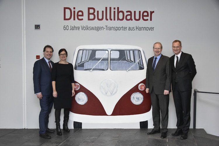 Jubileuszowa wystawa „Budowniczowie Bulliego”
- 60 lat Volkswagena Transportera z Hanoweru
