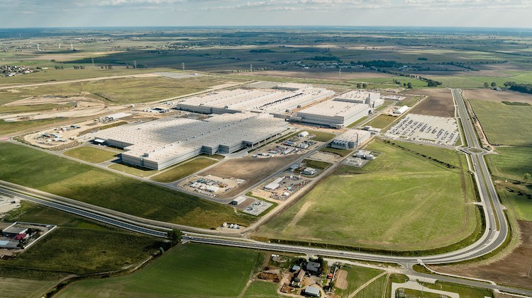 Otwarcie zakładu we Wrześni: Najnowocześniejsza fabryka gotowa do produkcji nowego Craftera