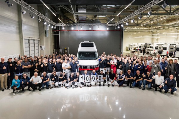 Tysięczny Volkswagen Grand California zjechał z taśmy produkcyjnej fabryki we Wrześni