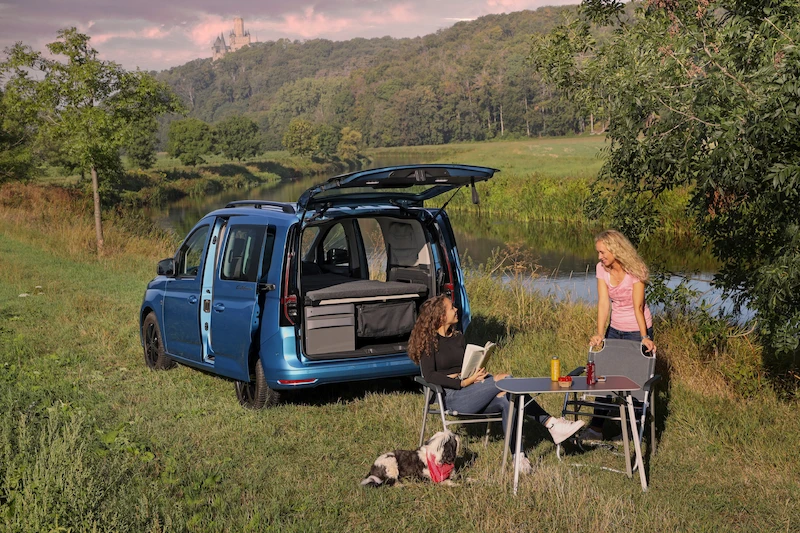 Światowa premiera: Nowy Caddy idealny na długie podróże - z wysuwaną mini kuchenką, panoramicznym szklanym dachem i jeszcze większą ilością przestrzeni - 8.