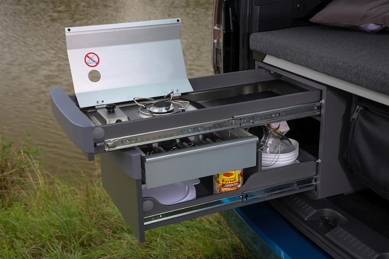 Światowa premiera: Nowy Caddy idealny na długie podróże - z wysuwaną mini kuchenką, panoramicznym szklanym dachem i jeszcze większą ilością przestrzeni - 23.