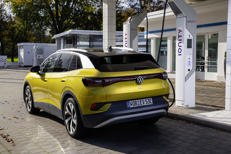 Volkswagen ID.4 już dostępny do zamawiania: elektryczny SUV już od 156 390 złotych