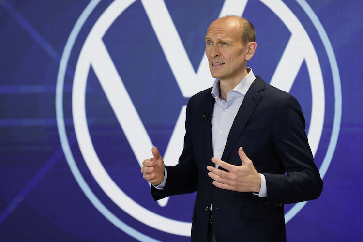 Volkswagen przyspiesza transformację: przedstawiono nową strategię marki „ACCELERATE”