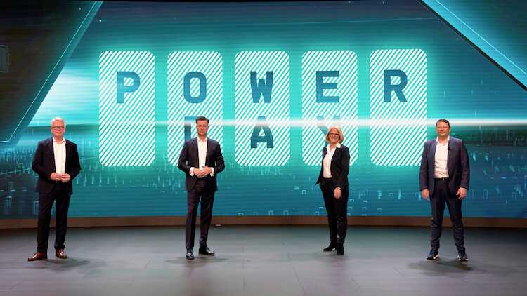 Power Day: Volkswagen prezentuje technologiczną mapę drogową dotyczącą akumulatorów i ładowania samochodów do 2030 roku