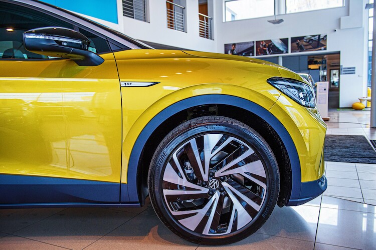 Pierwsze egzemplarze Volkswagena ID.4 trafiają do klientów w Polsce