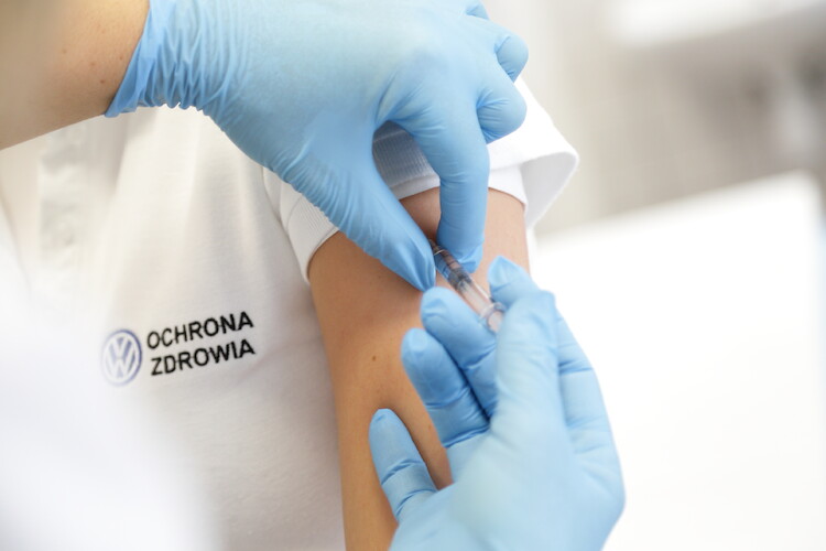 Volkswagen Poznań uruchamia pracowniczy program szczepień przeciw Covid-19