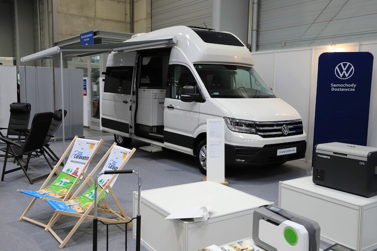 Wyprodukowany w zakładach Volkswagen Poznań - Volkswagen Grand California - na targach Caravans Salon 2021 