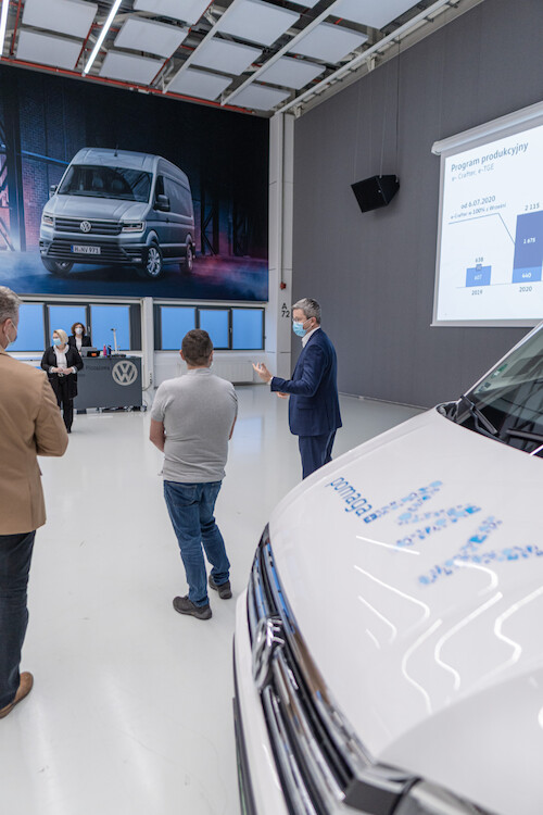 Volkswagen Poznań przekazuje e-Craftera Grupie Ratownictwa PCK Poznań