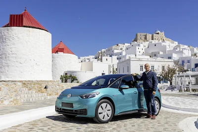 Zrównoważona wyspa: pierwsze pojazdy elektryczne dla użytkowników prywatnych trafiły na Astypaleę