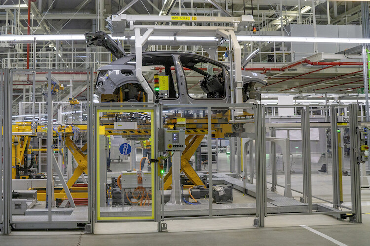 Ruszyła produkcja samochodów elektrycznych Volkswagena w fabryce w Emden
