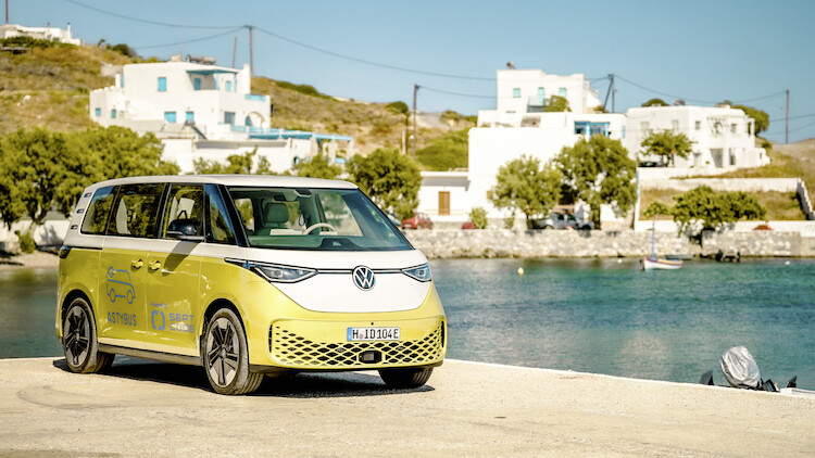 Volkswagen uruchomił usługi mobilności na Astypalei – to kolejny krok na drodze do elektryfikacji transportu na tej greckiej wyspie