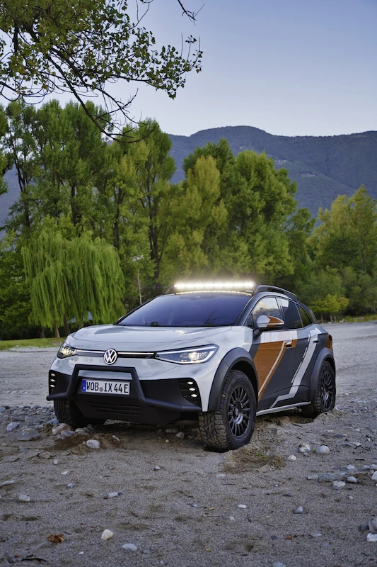 Volkswagen zaprezentował prototyp w pełni elektrycznego samochodu terenowego – ID. XTREME - 13.