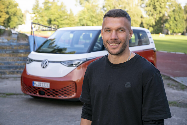 Lukas Podolski nowym ambasadorem marki Volkswagen Samochody Dostawcze