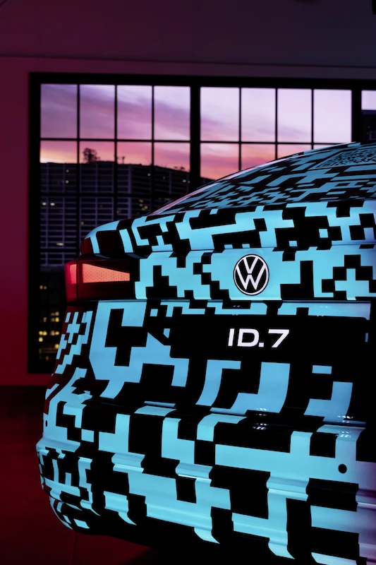 Przed światową premierą nowej, elektrycznej limuzyny Volkswagena: nowy ID.7 jeszcze w kamuflażu - 19.