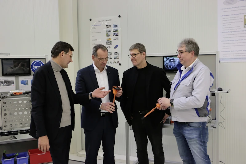 Volkswagen do 2025 r. przeszkoli 22 000 pracowników fabryki w Wolfsburgu w zakresie elektromobilności - 3.
