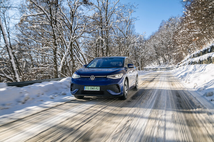 Zasięg samochodów elektrycznych zimą: jak zminimalizować jego spadek?