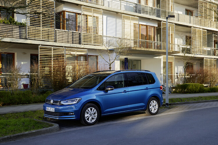 20 lat rodzinnego Volkswagena – Touran świętuje rocznicę wprowadzenia na rynek