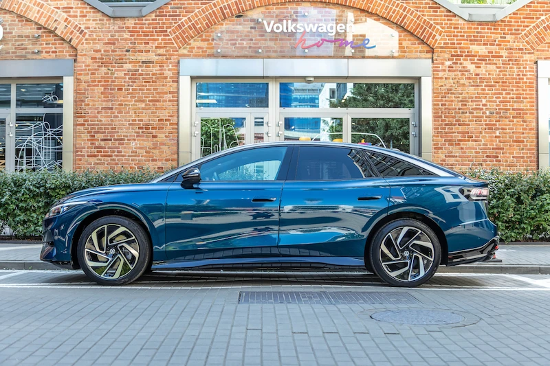 ID.7 po raz pierwszy w Polsce: elektryczna limuzyna premierowo w Volkswagen Home w Warszawie - 3.