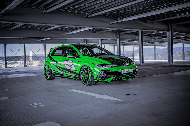 Bezkompromisowy Volkswagen Golf R Hurricane podczas Ultrace 2023 we Wrocławiu
