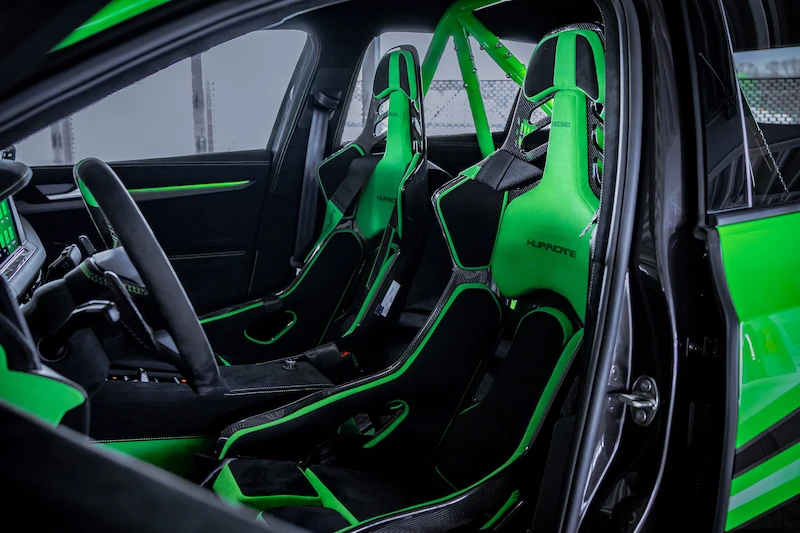 Bezkompromisowy Volkswagen Golf R Hurricane podczas Ultrace 2023 we Wrocławiu - 9.