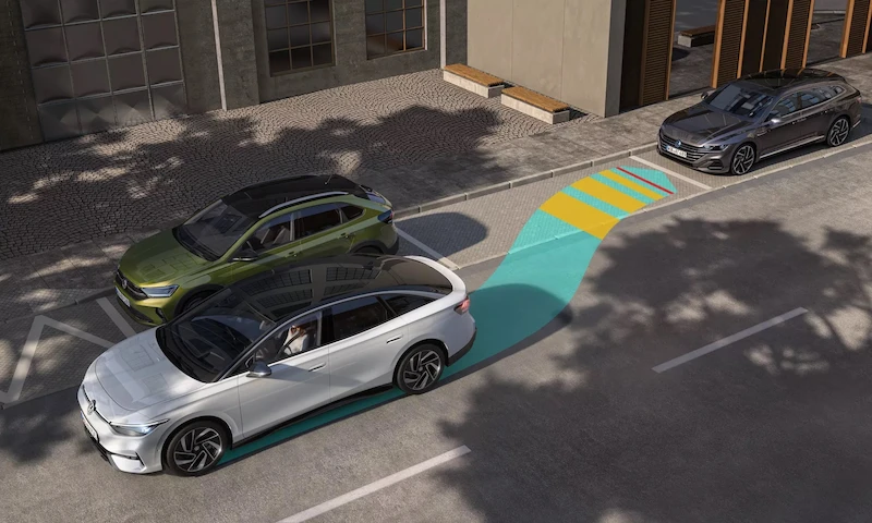 Systemy wspomagające kierowcę w Volkswagenie ID.7 zwiększają komfort i bezpieczeństwo  - 4.
