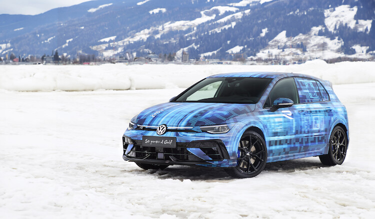 Volkswagen prezentuje przyszłego Golfa R podczas imprezy Ice Race w Zell am See