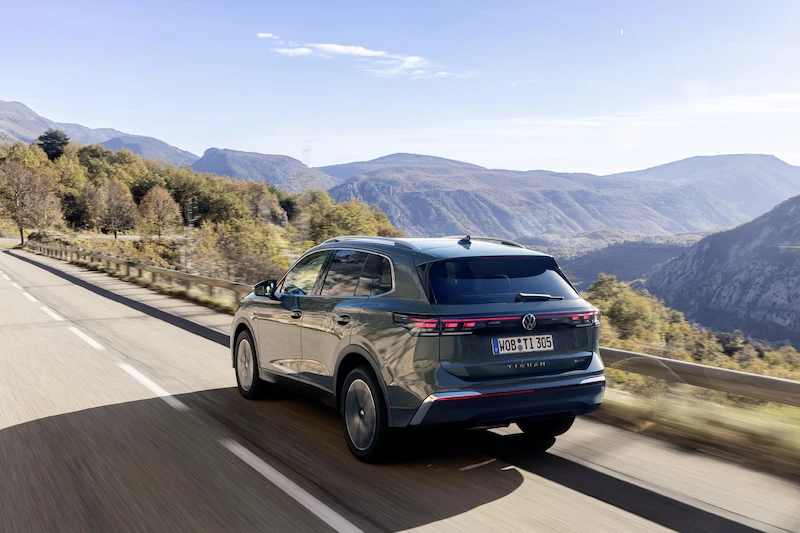Można już zamawiać Volkswagena Tiguana z napędem hybrydowym plug-in: ceny startują od 212 290 zł  - 19.
