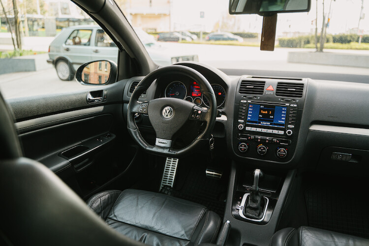 Volkswagen Golf V – wysoki komfort, znakomite właściwości jezdne i więcej wersji nadwoziowych