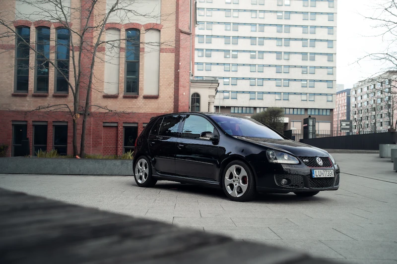 Volkswagen Golf V – wysoki komfort, znakomite właściwości jezdne i więcej wersji nadwoziowych - 2.