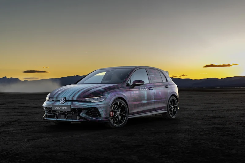 Volkswagen świętuje 50 lat Golfa podczas  24-godzinnego wyścigu na torze Nürburgring - 13.
