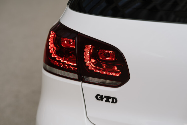 Volkswagen Golf VI – bogate wyposażenie standardowe i wysoki poziom bezpieczeństwa