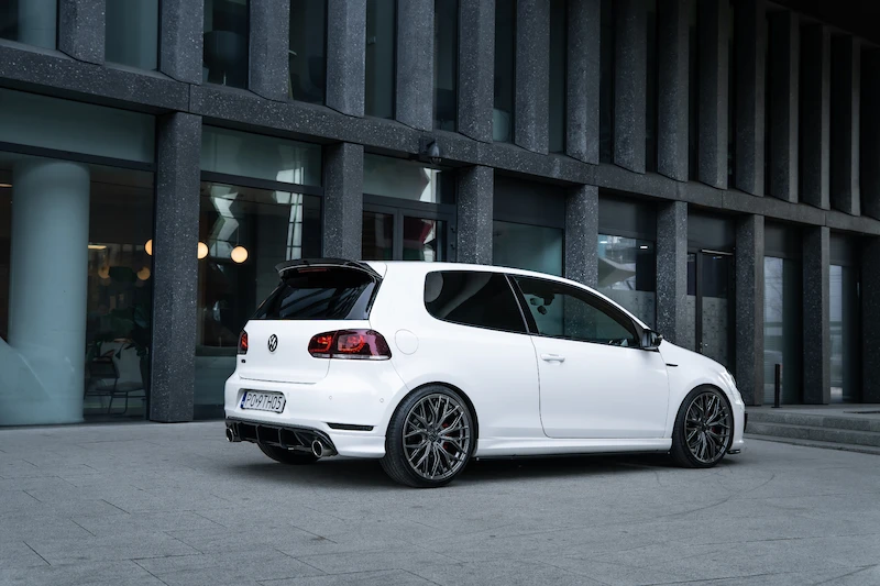 Volkswagen Golf VI – bogate wyposażenie standardowe i wysoki poziom bezpieczeństwa - 11.
