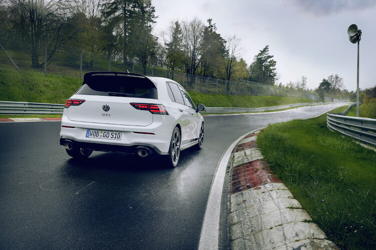 Światowa premiera podczas wyścigu 24 h: Volkswagen prezentuje nowego Golfa GTI Clubsport na Nürburgringu 