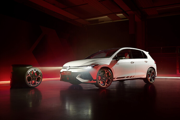 Światowa premiera podczas wyścigu 24 h: Volkswagen prezentuje nowego Golfa GTI Clubsport na Nürburgringu 