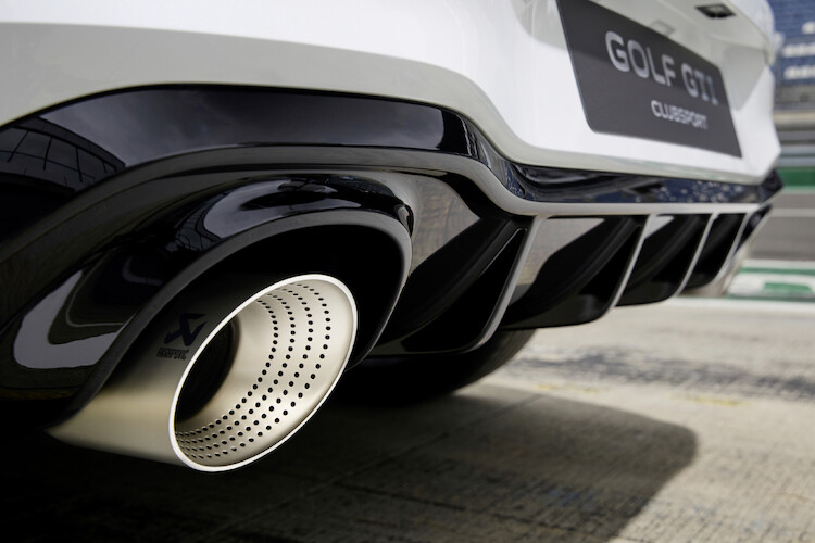 Światowa premiera podczas wyścigu 24 h: Volkswagen prezentuje nowego Golfa GTI Clubsport na Nürburgringu 