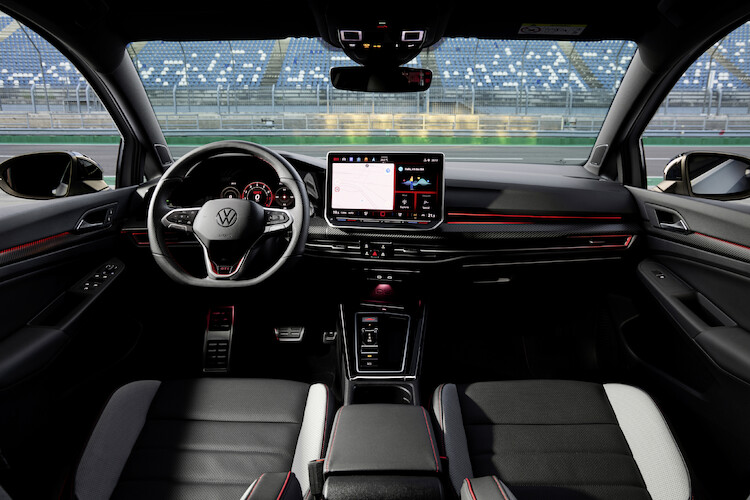 Światowa premiera podczas wyścigu 24 h: Volkswagen prezentuje nowego Golfa GTI Clubsport na Nürburgringu 