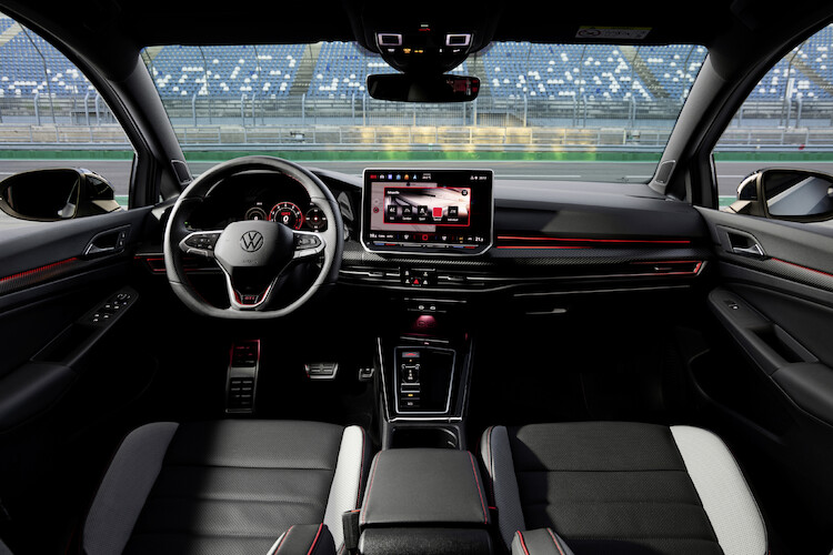 Światowa premiera podczas wyścigu 24 h: Volkswagen prezentuje nowego Golfa GTI Clubsport na Nürburgringu 