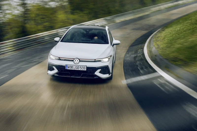 Światowa premiera podczas wyścigu 24 h: Volkswagen prezentuje nowego Golfa GTI Clubsport na Nürburgringu  - 28.