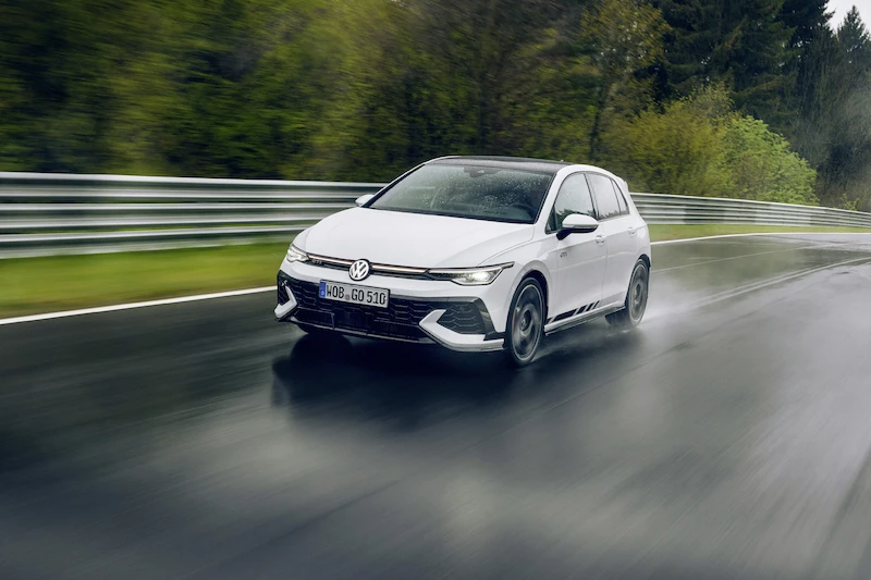 Światowa premiera podczas wyścigu 24 h: Volkswagen prezentuje nowego Golfa GTI Clubsport na Nürburgringu  - 23.