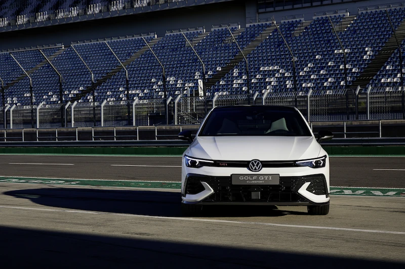 Światowa premiera podczas wyścigu 24 h: Volkswagen prezentuje nowego Golfa GTI Clubsport na Nürburgringu  - 3.