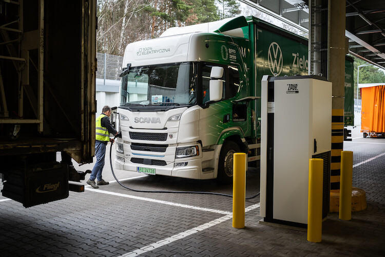 Volkswagen Poznań poszerzy flotę w pełni elektrycznych ciężarówek obsługujących dostawy do fabryk