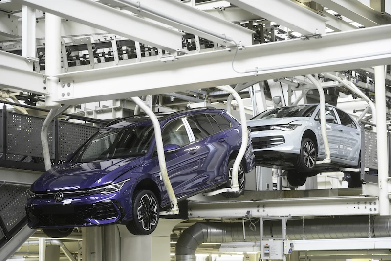 50 lat produkcji Golfa: fabryka Volkswagena w Wolfsburgu świętuje urodziny swojego bestsellera - 5.
