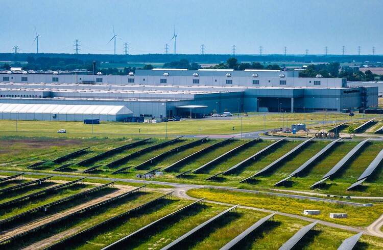 Farma fotowoltaiczna na terenie zakładu Volkswagen Poznań we Wrześni rusza z pełną mocą