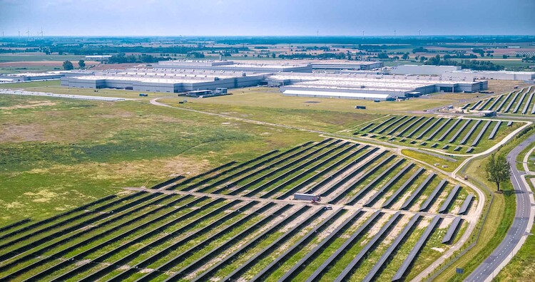 Farma fotowoltaiczna na terenie zakładu Volkswagen Poznań we Wrześni rusza z pełną mocą