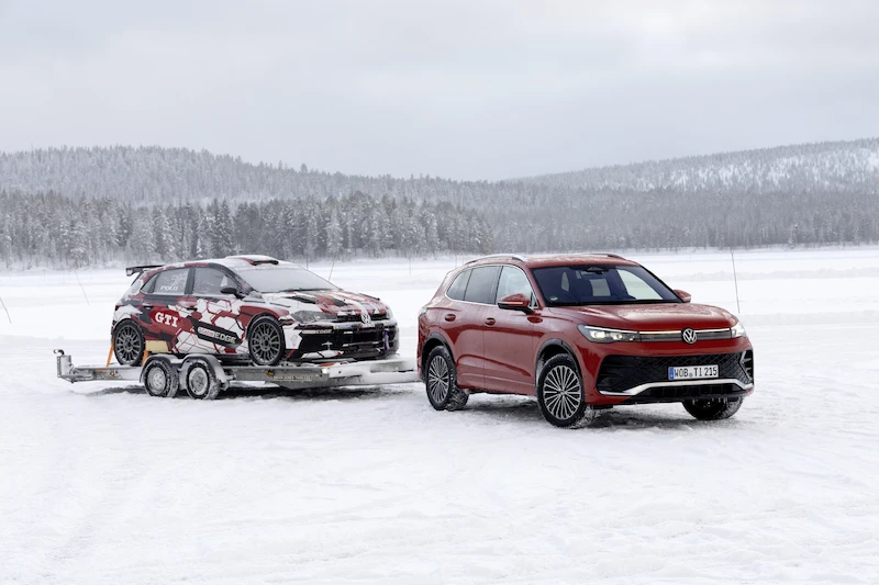 Przygotowane do holowania przyczepy: Volkswagen Tiguan, Tayron oraz Passat z mocnymi silnikami benzynowymi i wysokoprężnymi i napędem 4MOTION - 2.