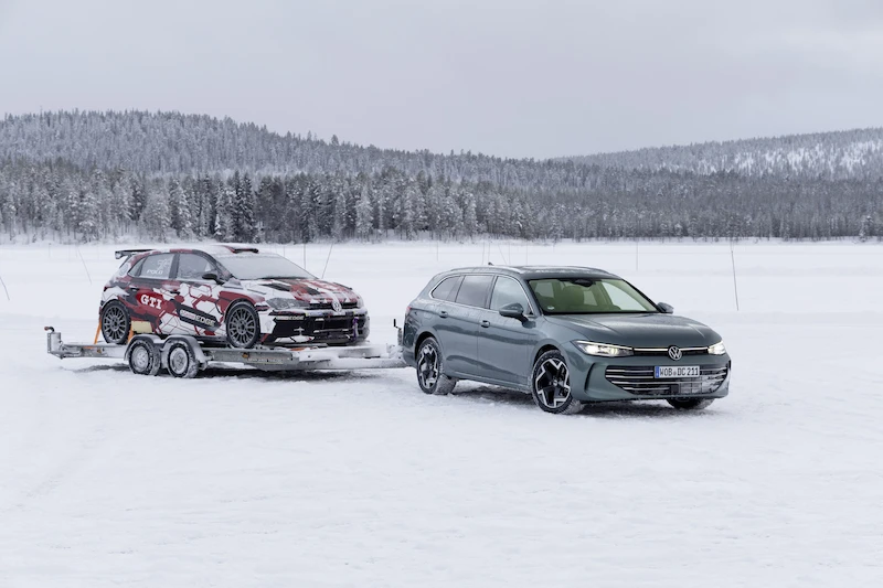 Przygotowane do holowania przyczepy: Volkswagen Tiguan, Tayron oraz Passat z mocnymi silnikami benzynowymi i wysokoprężnymi i napędem 4MOTION - 3.