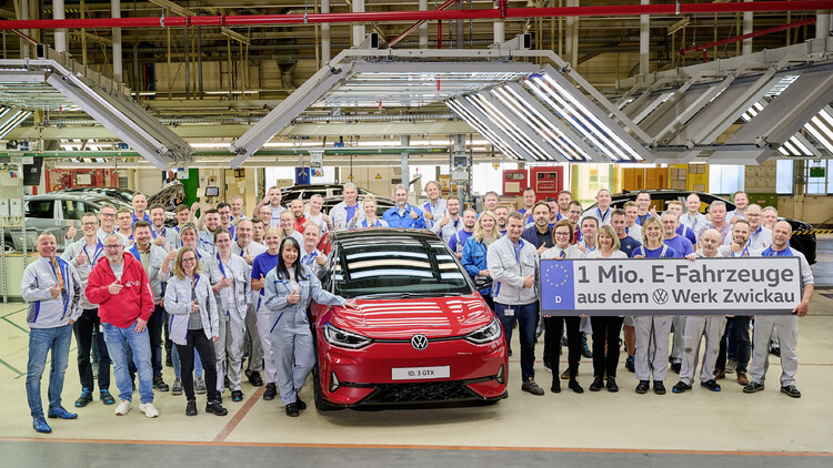 Milionowy samochód elektryczny zjechał z linii produkcyjnej w fabryce Volkswagena w Zwickau 