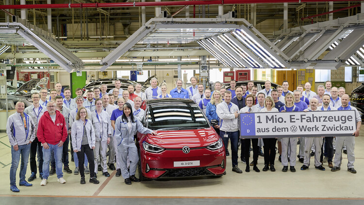 Milionowy samochód elektryczny zjechał z linii produkcyjnej w fabryce Volkswagena w Zwickau 