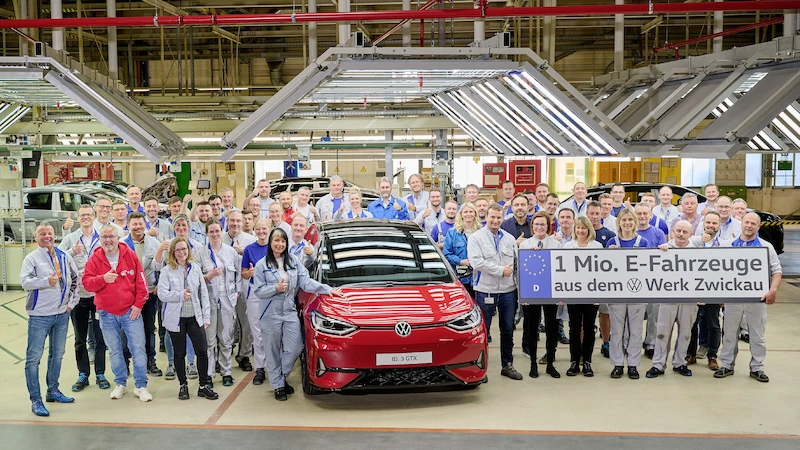 Milionowy samochód elektryczny zjechał z linii produkcyjnej w fabryce Volkswagena w Zwickau - 2.