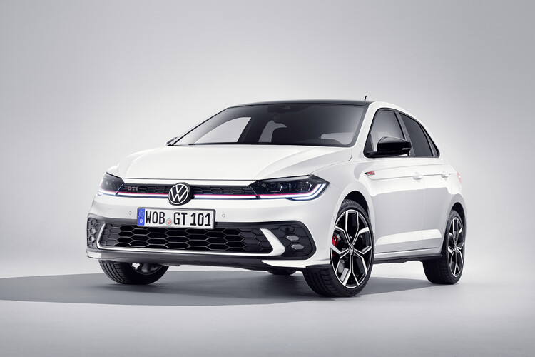 Sportowe modele Volkswagena bardziej przystępne: marka z Wolfsburga obniża ceny odmian GTI i R